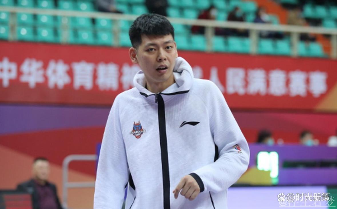 杭州经纬男篮队巡礼发布：朱荣振、黄旭等球员亮相NBL